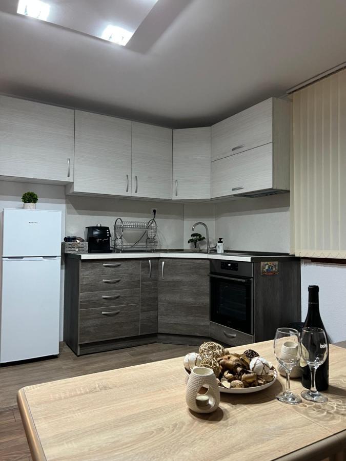 Guest House Tanevi 代温 外观 照片